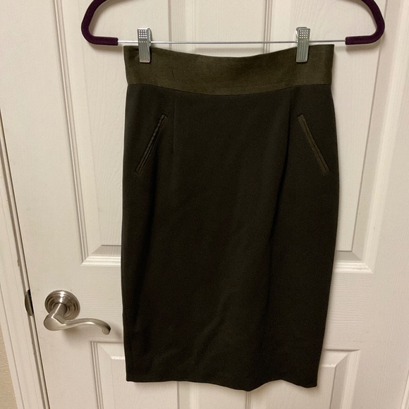 Antonio Melani size 0 2 suit.  Jacket/skirt.  EUC. Tailored.  Loden green - Picture 4 of 6